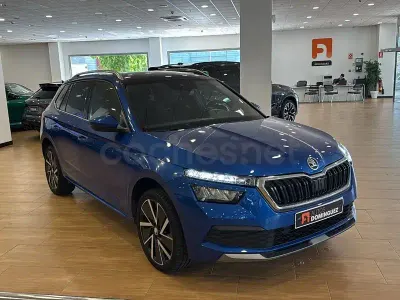 Usado Skoda Kamiq Sport 110 CV (80 kW) 2023 Azul SUV