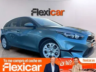 Usado Kia Ceed 101 CV (74 kW) 2023 Verde Utilitario