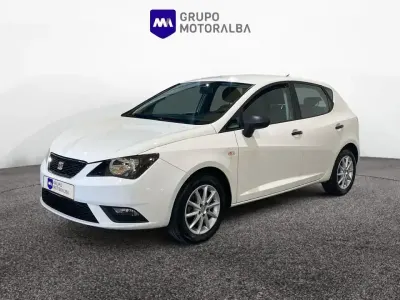 Usado Seat Ibiza Reference 90 CV (66 kW) 2013 Blanco Berlina