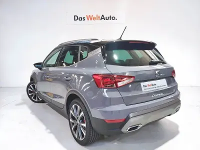 Usado Seat Arona FR 115 CV (84 kW) 2025 Gris SUV