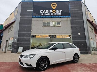 Usado Seat Leon Style 110 CV (80 kW) 2016 Blanco Familiar