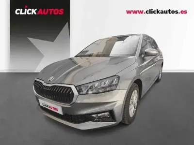 Usado Skoda Fabia Selection 95 HP (69 kW) 2025 Cinzento Citadino