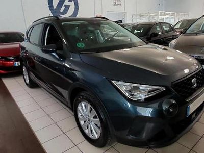 Usado Seat Arona Style 116 CV (85 kW) 2025 Gris magnetic + techo negro midnight SUV
