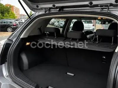 Usado KGM Tivoli 135 CV (99 kW) 2024 Gris / plata SUV