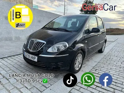 Usado Lancia Musa Gold 95 CV (69 kW) 2011 Negro Monovolumen