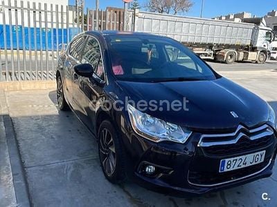 Usado Citroën DS4 PureTech 130 CV (95 kW) 2014 Violeta / lila Utilitario