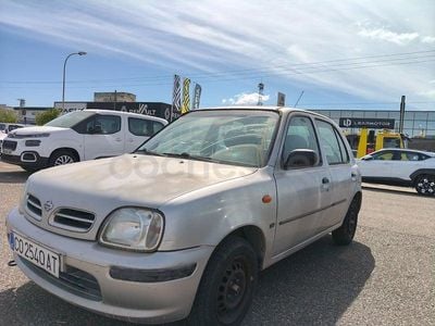 Usado Nissan Micra 75 CV (55 kW) 2000 Gris / plata Utilitario