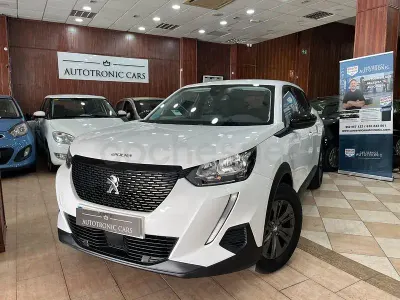 Usado Peugeot 2008 Active 110 CV (80 kW) 2022 Blanco SUV