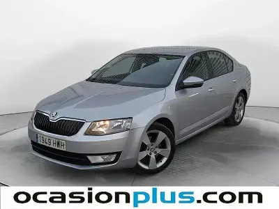Käytetty Skoda Octavia Elegance 150 HP (110 kW) 2014 Hopea Viistoperä