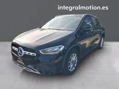 Usado Mercedes GLA180 136 CV (100 kW) 2021 Negro SUV