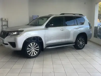Usado Toyota Land Cruiser Limited 204 CV (150 kW) 2021 Gris / plata SUV