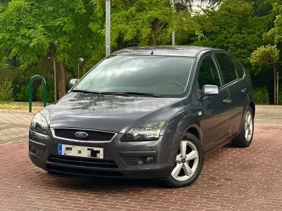 Usado Ford Focus Sport 145 CV (106 kW) 2005 Gris / plata Berlina