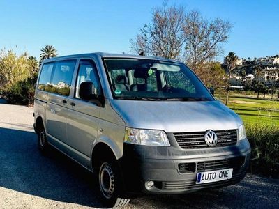 Usado VW Caravelle Comfortline 130 CV (95 kW) 2009 Gris / plata Monovolumen