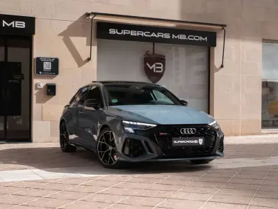 Usado Audi RS3 Sportback Ambiente 400 CV (294 kW) 2023 Gris Utilitario