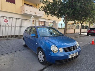 Usado VW Polo Highline 75 CV (55 kW) 2004 Azul Utilitario