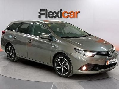 Usado Toyota Auris Hybrid Active 136 CV (100 kW) 2018 Gris Familiar