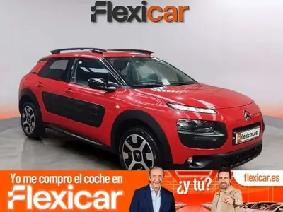 Usado Citroën C4 Cactus Feel 82 CV (60 kW) 2017 Rojo Utilitario