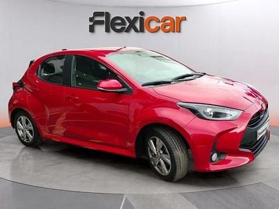 Usado Toyota Yaris Hybrid Active 116 CV (85 kW) 2024 Burdeos Utilitario