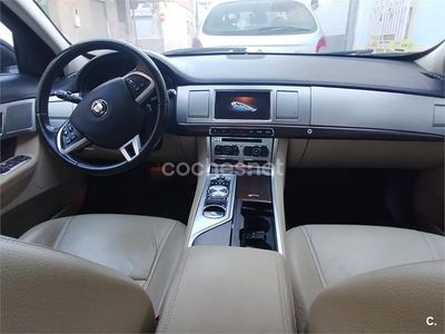 Usado Jaguar XF Premium Luxury 190 CV (139 kW) 2014 Negro Berlina