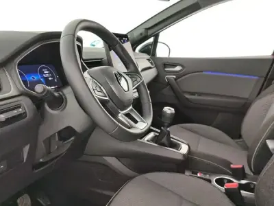 Usado Renault Captur Techno 100 CV (73 kW) 2025 Rojo SUV