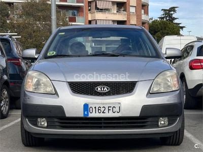 Usado Kia Rio EX 110 HP (80 kW) 2006 Cinzento Sedan