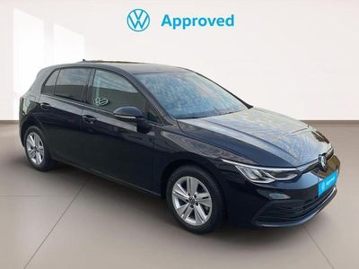 Usado VW Golf VIII Life 110 CV (80 kW) 2023 Negro profundo (efecto perla) Berlina