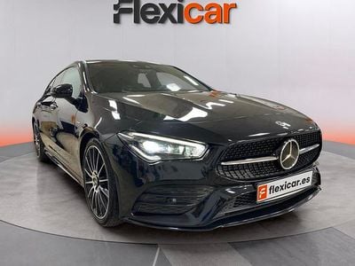 Usado Mercedes CLA200 Shooting Brake 163 CV (119 kW) 2021 Negro Familiar