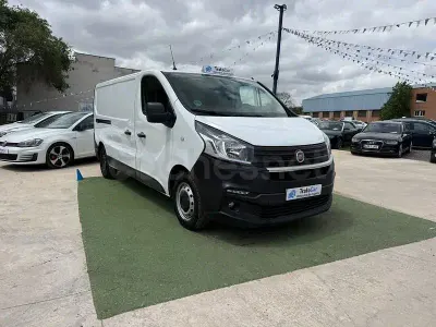 Usado Renault Trafic 150 CV (110 kW) 2021 Blanco Monovolumen