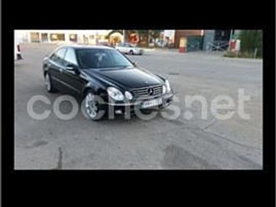 Usado Mercedes E270 Avantgarde 177 CV (130 kW) 2004 Negro Berlina
