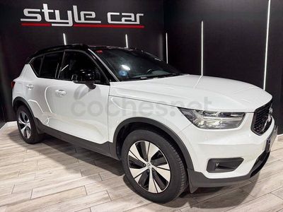 Käytetty Volvo XC40 R-Design 211 HP (155 kW) 2021 Valkoinen Katumaasturi