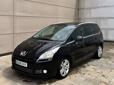 Usado Peugeot 5008 Sport 112 HP (82 kW) 2010 Preto Monovolume