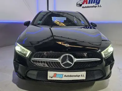 Usado Mercedes A180 109 CV (80 kW) 2020 Negro Utilitario