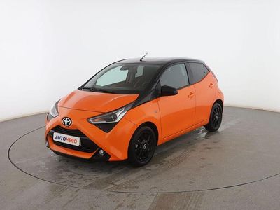 Usado Toyota Aygo X-play 72 CV (52 kW) 2019 Naranja Utilitario