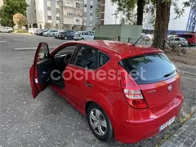 Usado Hyundai i30 Classic 90 CV (66 kW) 2010 Rojo Berlina