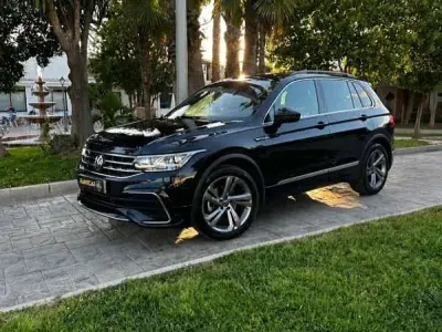 Usado VW Tiguan R-line 150 CV (110 kW) 2022 Negro SUV