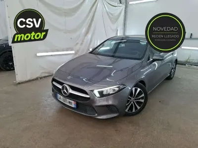 Usado Mercedes A180 116 CV (85 kW) 2021 Gris Utilitario