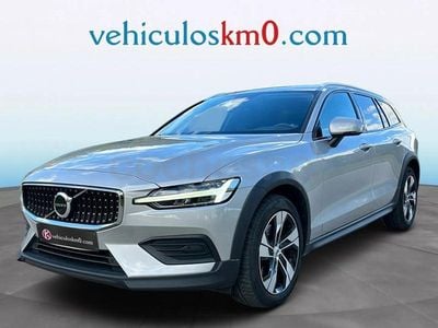 Usado Volvo V60 CC Core 197 CV (144 kW) 2022 Gris / plata Familiar