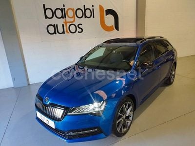 Azul Usado 2021 Skoda Superb SportLine Familiar | 27.990 € (Caro)