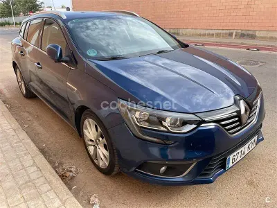 Usado Renault Mégane GrandTour Zen 115 CV (84 kW) 2019 Azul Familiar