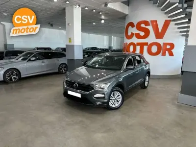 Usado VW T-Roc Edition 116 CV (85 kW) 2021 Gris / plata SUV
