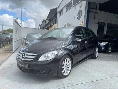 Usado Mercedes B180 109 CV (80 kW) 2007 Negro Monovolumen