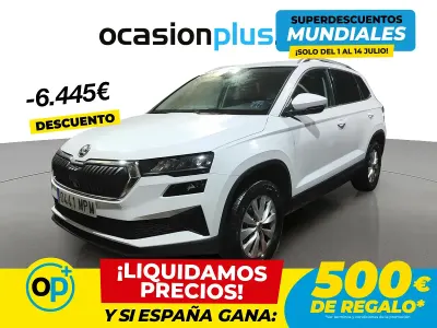 Usado Skoda Karoq Selection 115 CV (84 kW) 2024 Blanco SUV