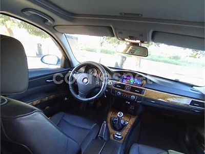 Usado BMW 318 143 CV (105 kW) 2010 Gris / plata Berlina