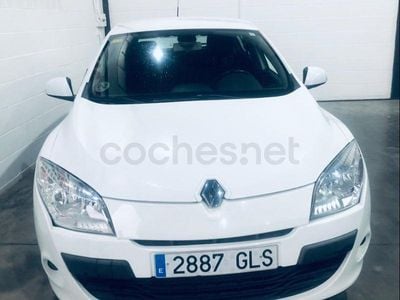 Usado Renault Mégane II Dynamique 105 CV (77 kW) 2008 Blanco Berlina