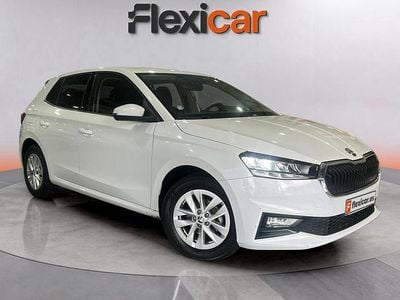 Blanco Usado 2024 Skoda Fabia Selection Berlina | 15.790 € (Super precio)