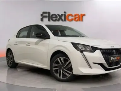 Usado Peugeot 208 Allure 101 CV (74 kW) 2023 Blanco Utilitario