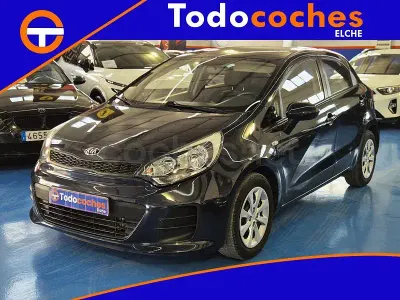 Usado Kia Rio 75 CV (55 kW) 2016 Gris / plata Utilitario
