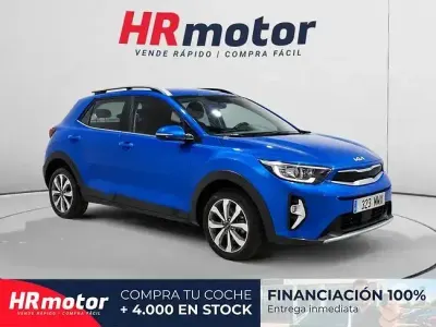 Usado Kia Stonic 100 HP (73 kW) 2024 Azul SUV