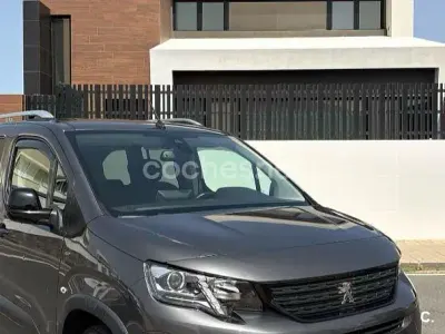 Usado Peugeot Rifter GT 130 CV (95 kW) 2022 Gris / plata Monovolumen