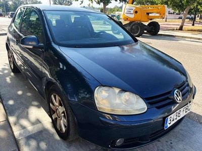 Azul Usado 2006 VW Golf V Highline Berlina | 3399 € (Precio justo)